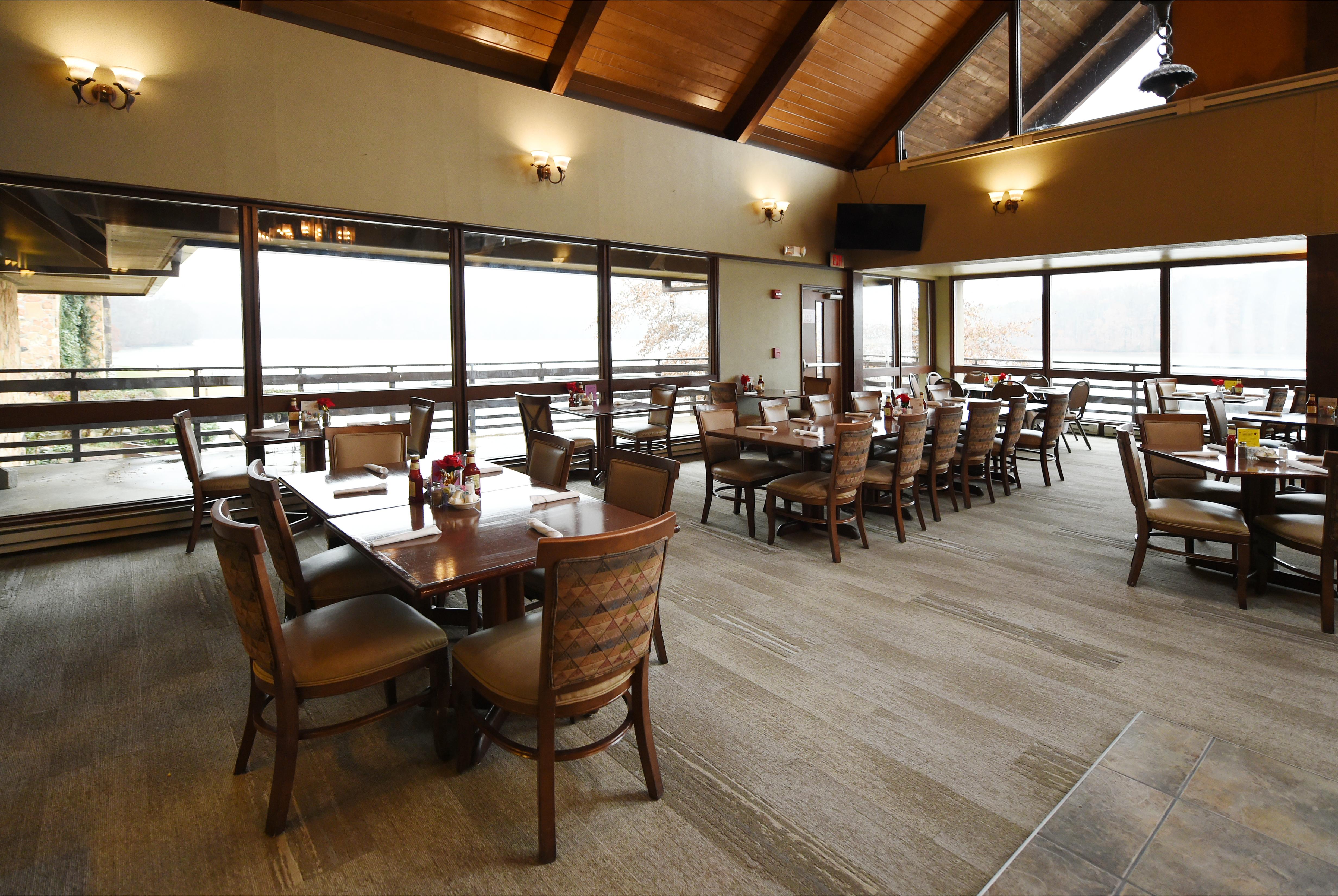 DANIELLAS RESTAURANT